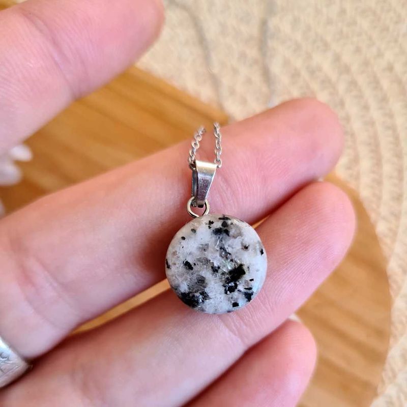 Colgante círculo  de  piedra luna