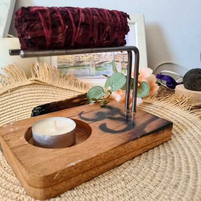 Quemador de Palo Santo y Fumerios con gravado de Om