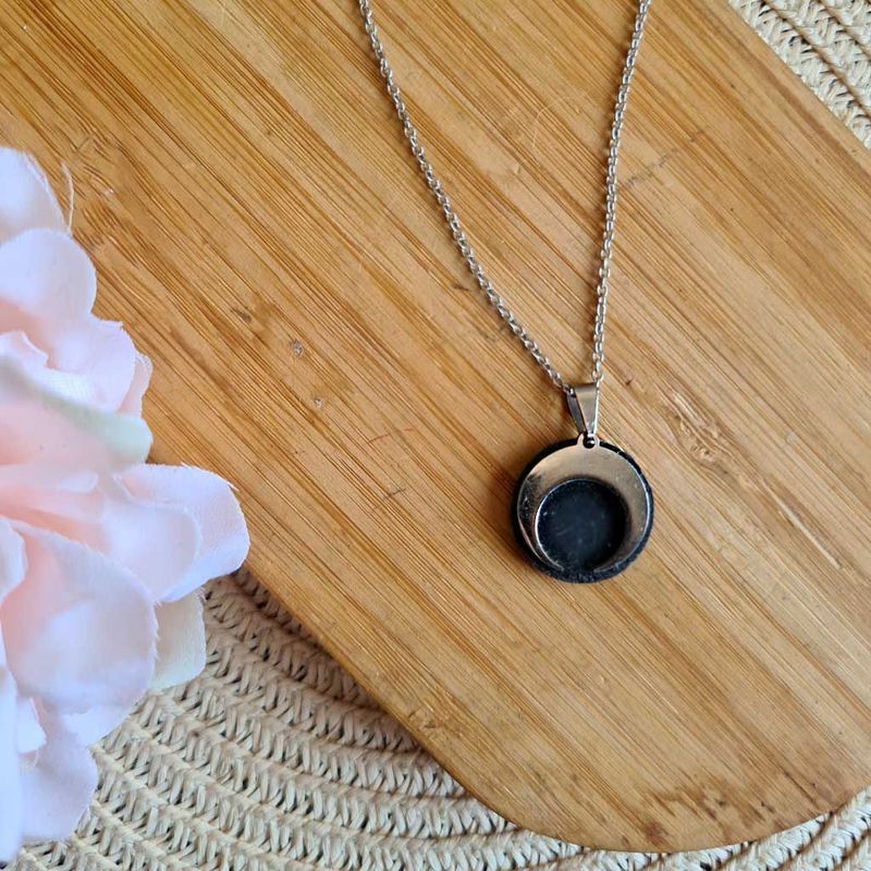 Colgante wicca de shungit en acero