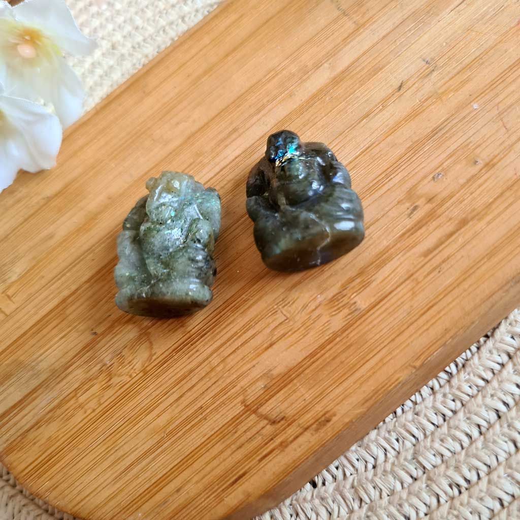 Ganesha de Labradorita grabado