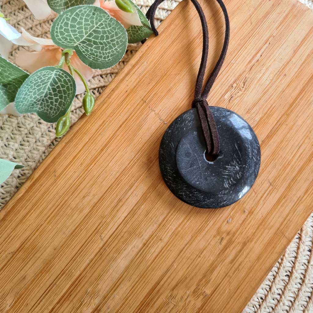Donut pequeño  de Jade negro