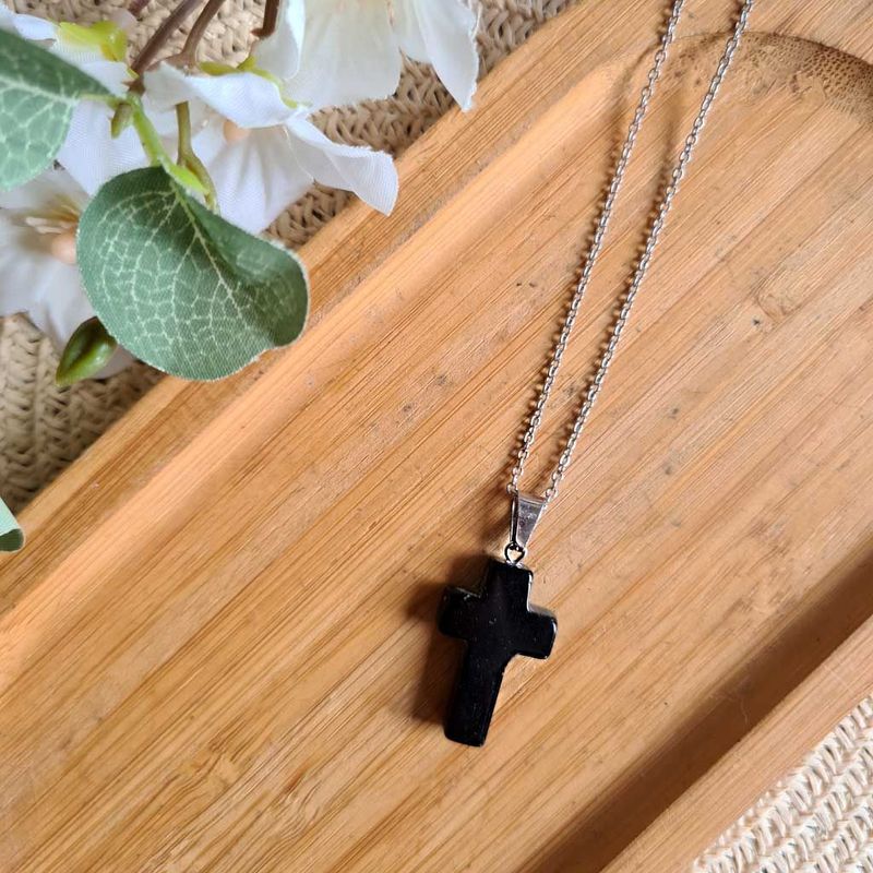 Colgante cruz de Ágata Negra