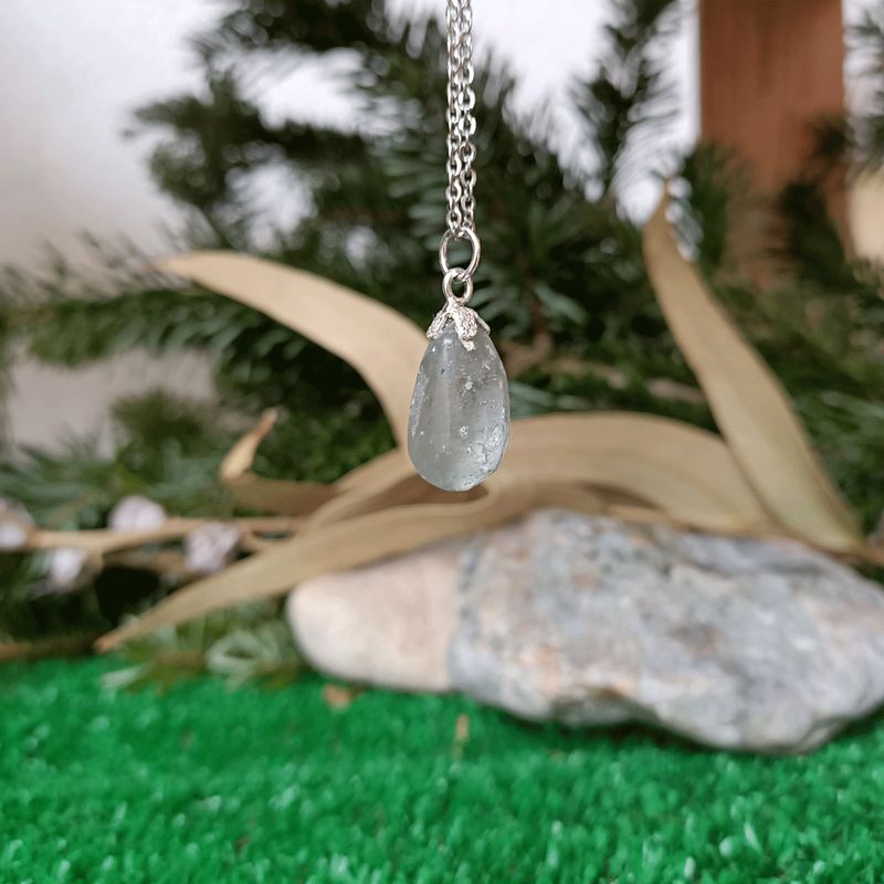 Colgante rodado de Celestina natural semipulida Colgante rodado de Celestina natural semipulida