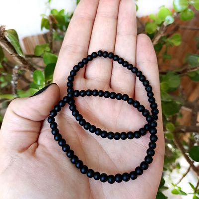 Pulsera elástica de Ónix Negro extra de 4 mm.