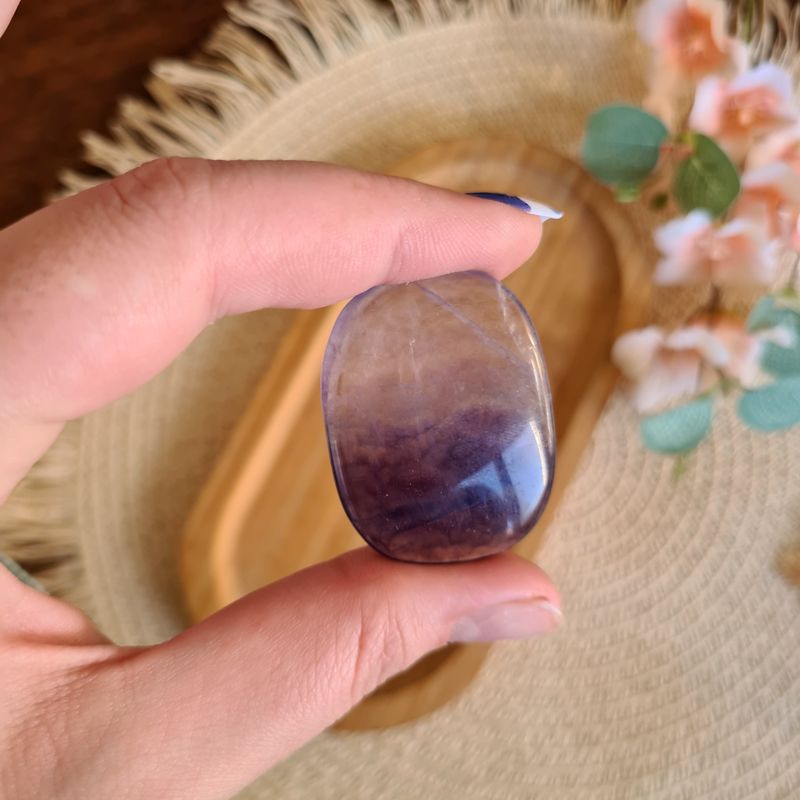 Rodado plano de Fluorita Arcoíris