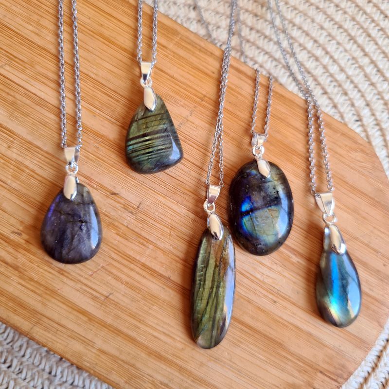 Colgante de Labradorita en acero