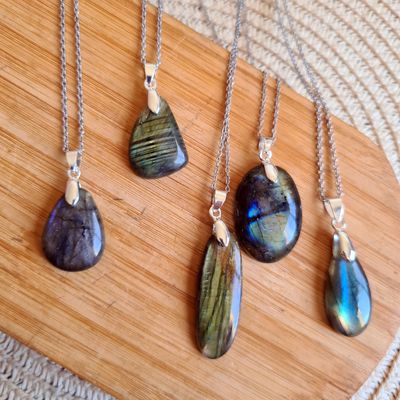 Colgante de Labradorita en acero