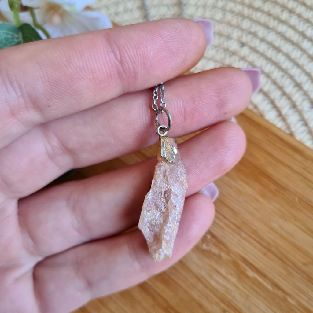 Colgante barra  de Turmalina Rosa en plata de ley.