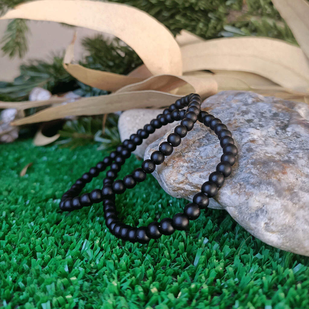Pulsera elástica de Ónix mate 4 mm. Pulsera elástica de Ónix mate 4 mm.