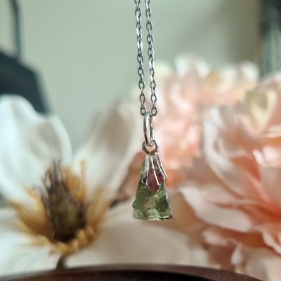 Colgante de Moldavita en plata de ley 925