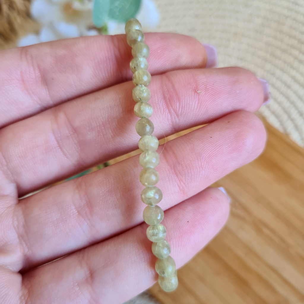 Pulsera elástica de Crisoberilo 5 mm.