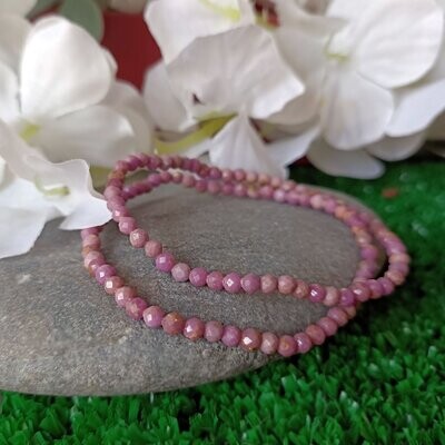 Pulsera elástica de Lepidolita Tallada extra 4mm. Pulsera elástica de Lepidolita Tallada extra 4mm.