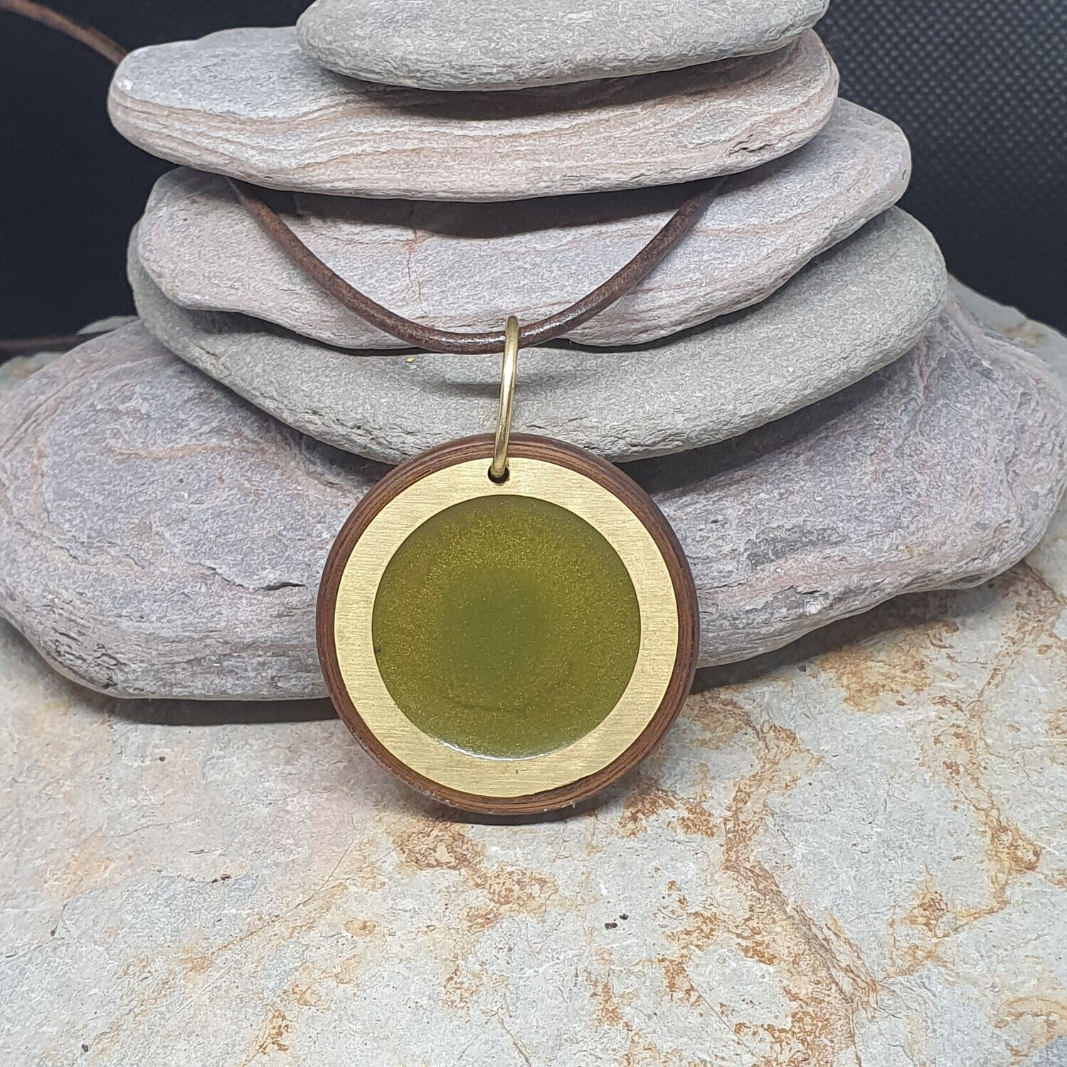 Solaire Pendant (38 mm, brass)