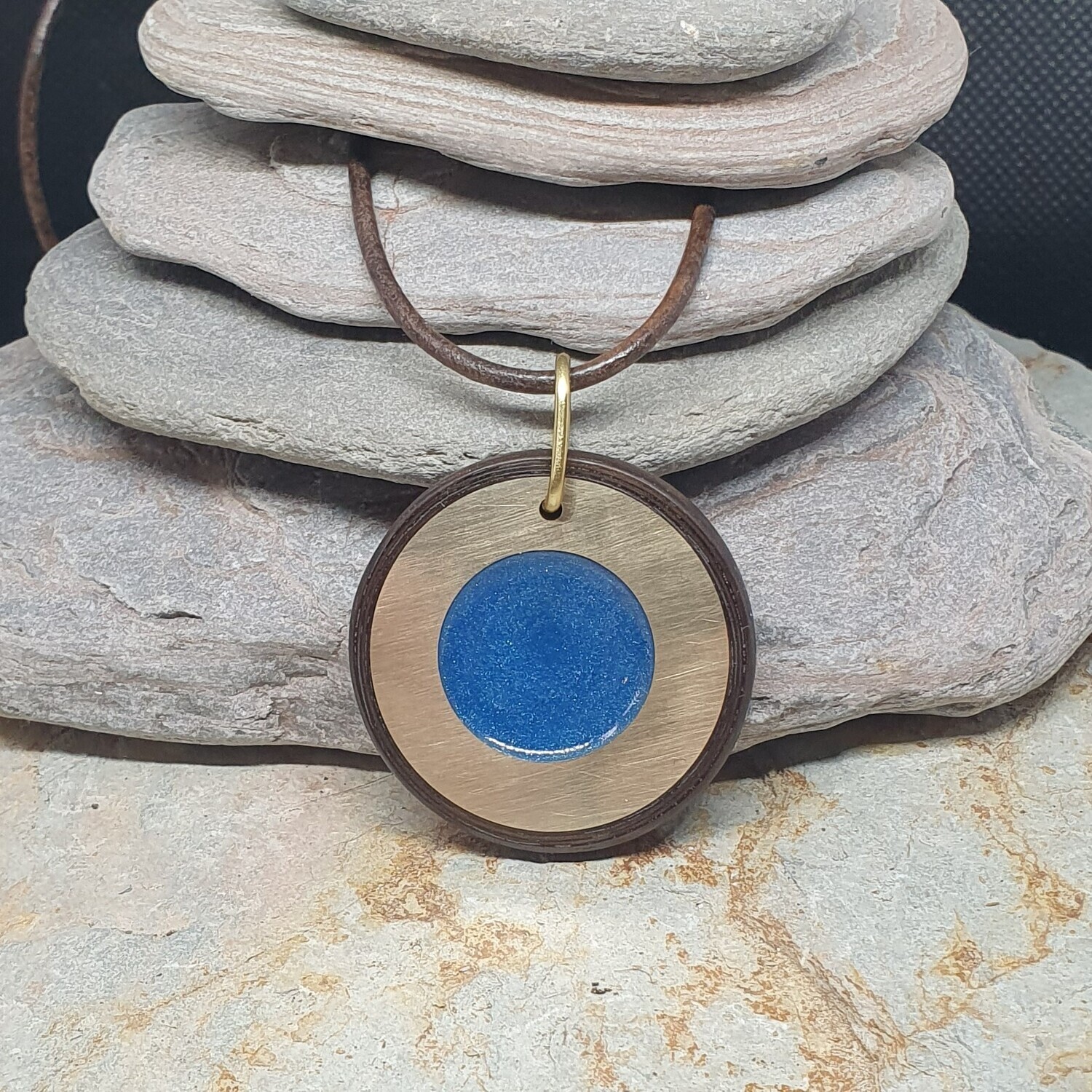 Solaire Pendant (36 mm, brass)