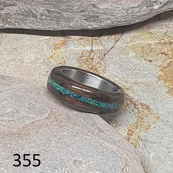 Narrow Band Ornate Ring