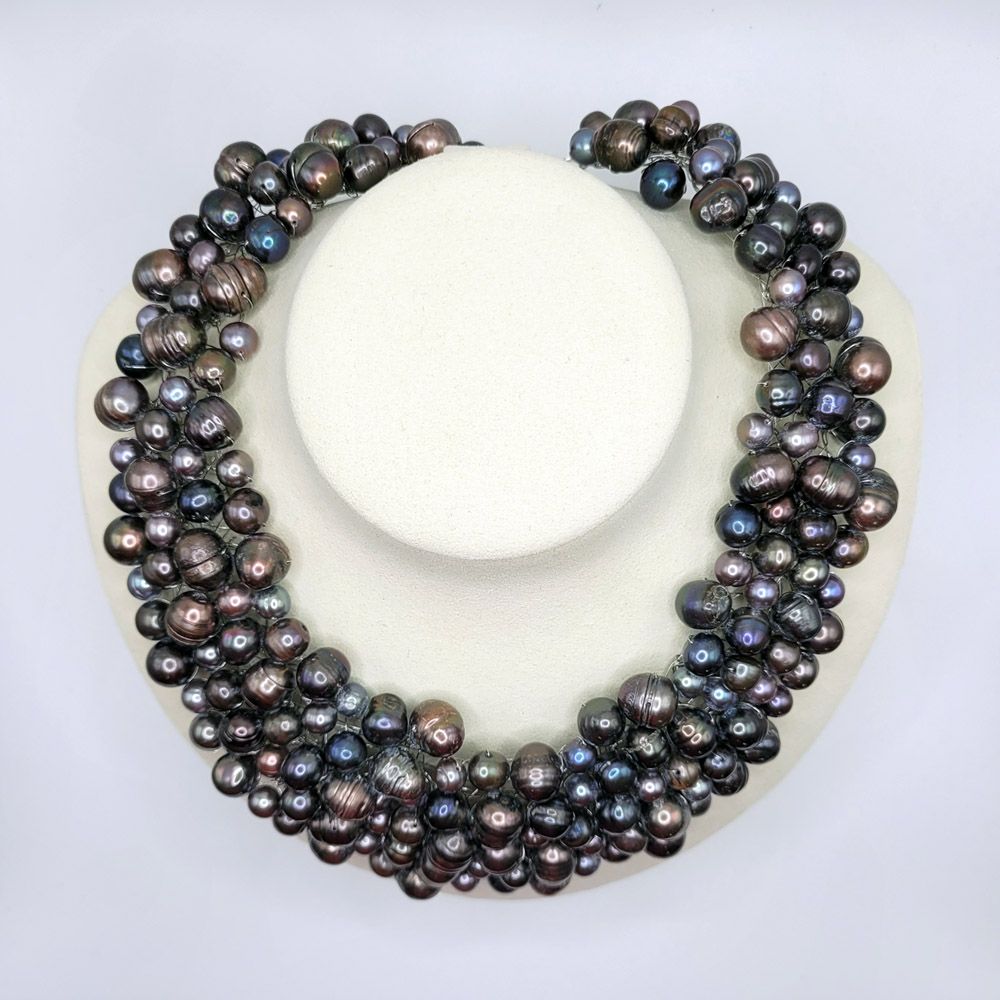 Peacock Pearl Necklace
