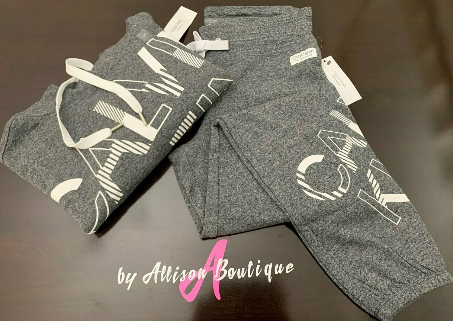 Polerón y pantalón de buzo Calvin Klein gris
