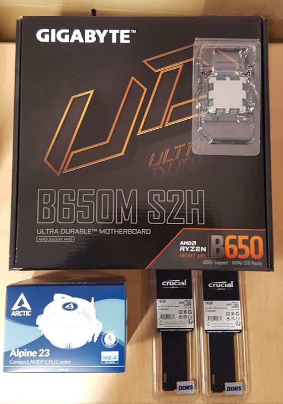 Aufrüstkit AMD Ryzen 5 7600 So. AM5 Tray, Gigabyte Mainboard B650M S2H u. 32 GB DDR5 Crucial