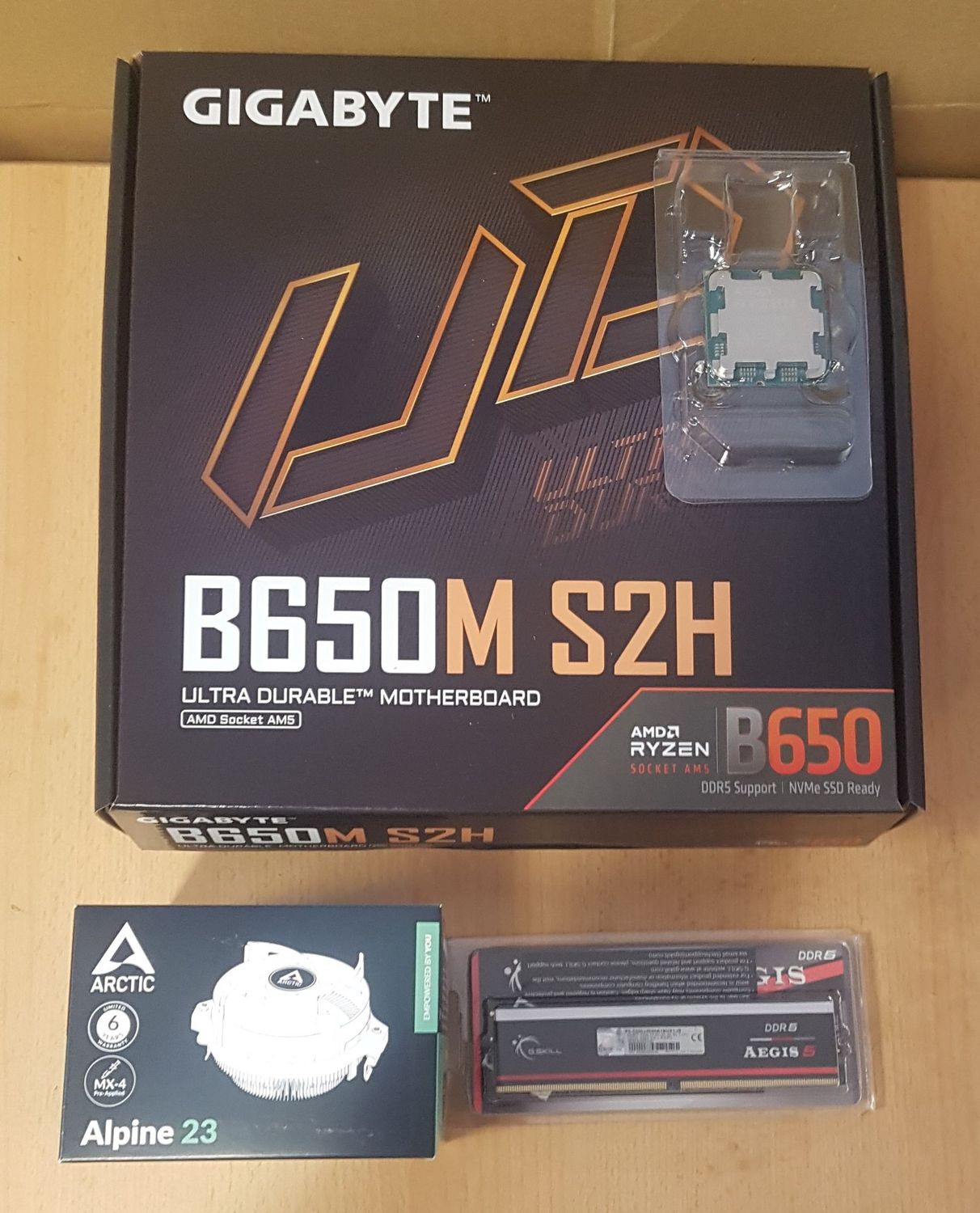 Aufrüstkit AMD Ryzen 5 7500F So. AM5 Tray, Gigabyte Mainboard B650M S2H u. 16 GB DDR5 G.Skill/Corsair PC5200