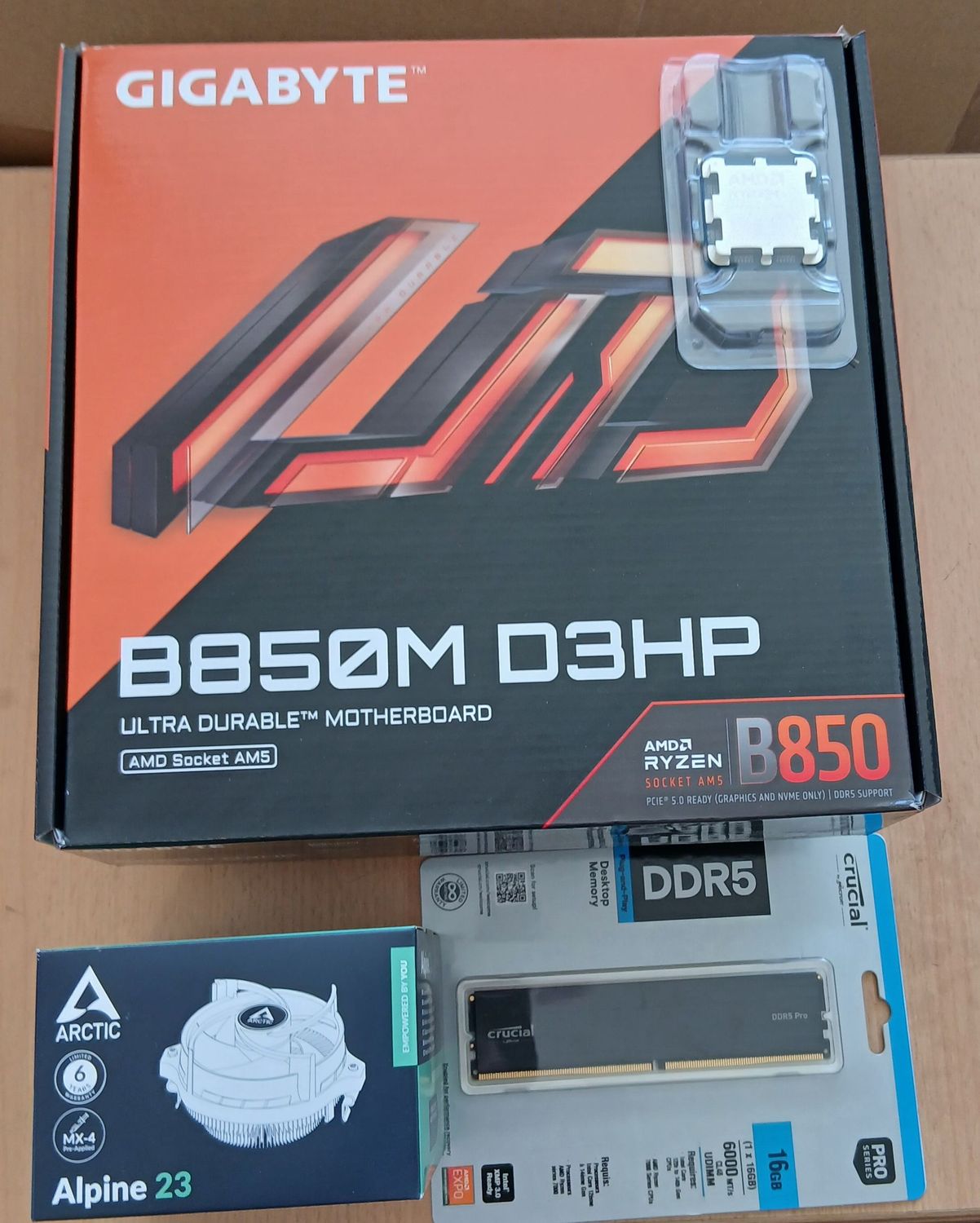 Aufrüstkit AMD Ryzen 5 9600X So. AM5 Tray, Gigabyte  Mainboard B850M D3HP u. 32 GB DDR5 RAM Crucial Pro 6000 MHz