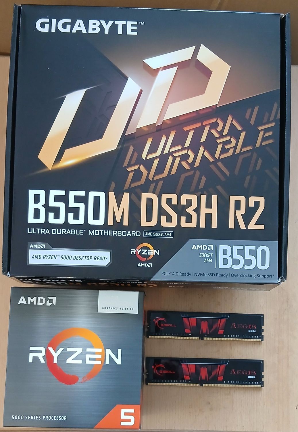 Aufrüstkit AMD Ryzen 5 5600GT So. AM4 Boxed, Gigabyte Mainboard B550M DS3H R2 u. 16 GB G.Skill Aegis PC3200 - incl. Grafik Aufrüstkit AMD Ryzen 5 5600GT So. AM4 Boxed, Gigabyte Mainboard B550M DS3H R2 u. 16 GB G.Skill Aegis PC3200 - incl. Grafik
