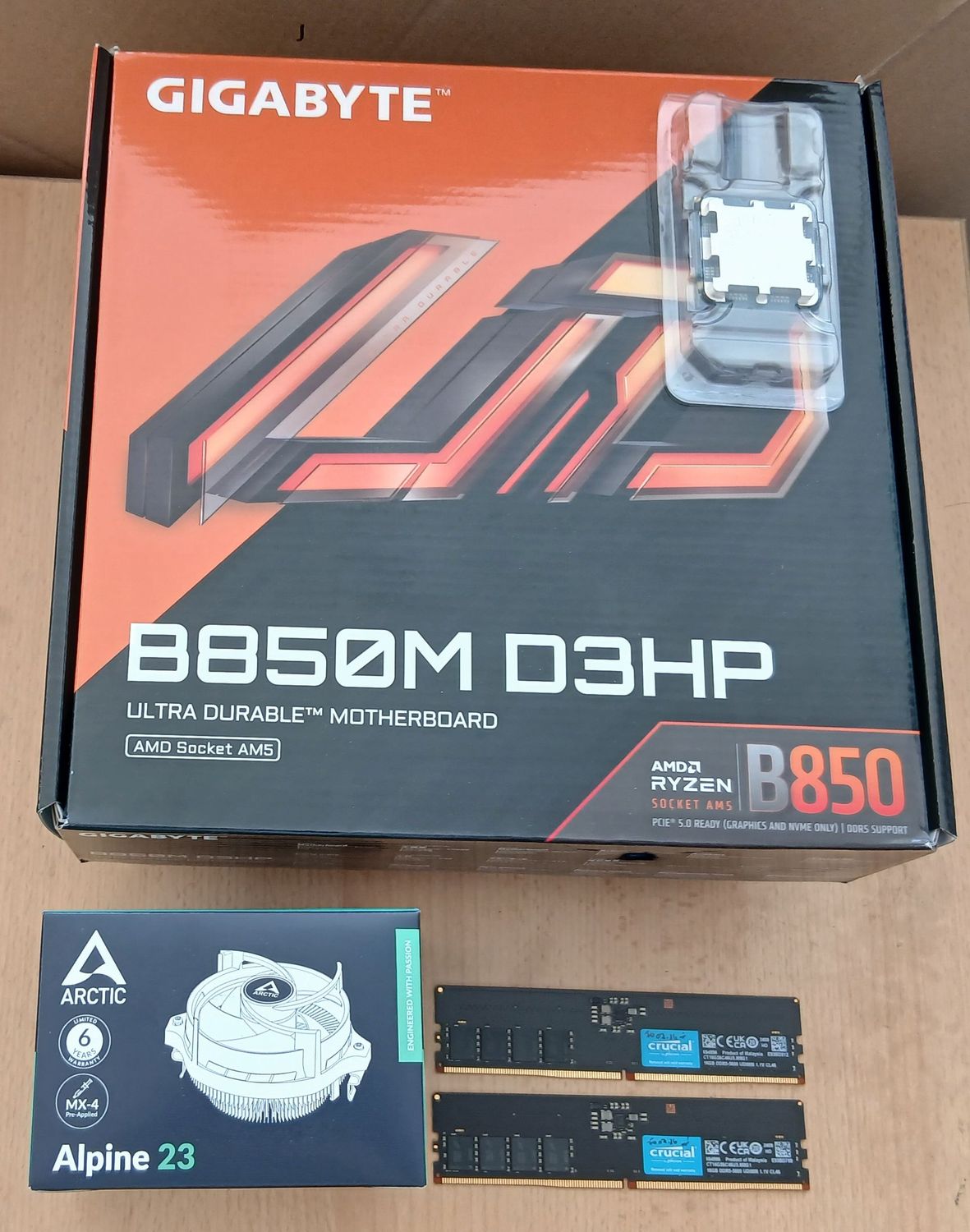 Aufrüstkit AMD Ryzen 5 9600X So. AM5 Tray, Gigabyte Mainboard B850M D3HP u. 32 GB DDR5 Crucial 5600 MHz Aufrüstkit AMD Ryzen 5 9600X So. AM5 Tray, Gigabyte Mainboard B850M D3HP u. 32 GB DDR5 Crucial 5600 MHz