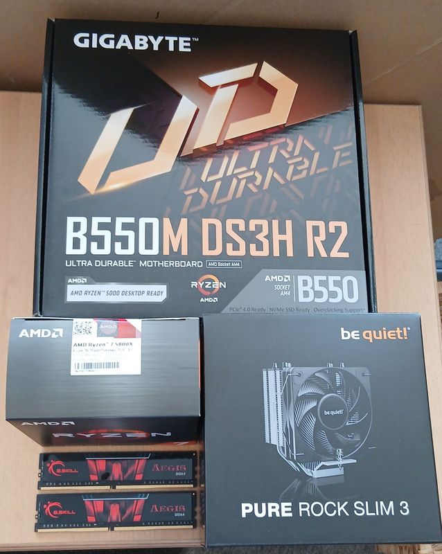 Aufrüstkit AMD Ryzen 7 5800X So. AM4 Boxed,  Gigabyte Mainboard B550M DS3H R2  u. 16 GB DDR4 G.Skill Aegis