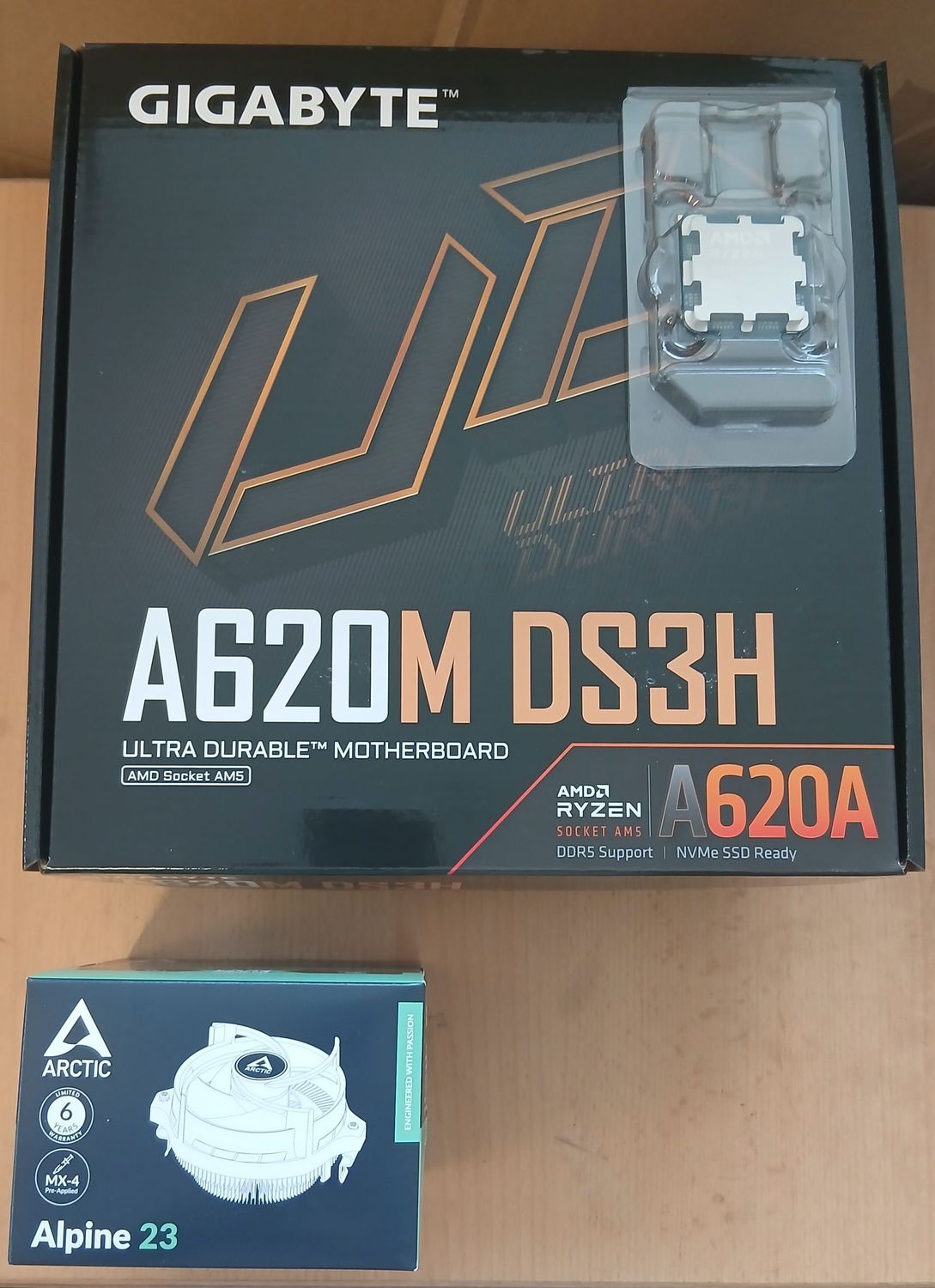 Aufrüstkit AMD Ryzen 5 9600X So. AM5 Tray, Gigabyte Mainboard A620M DS3H - ohne RAM Aufrüstkit AMD Ryzen 5 9600X So. AM5 Tray, Gigabyte Mainboard A620M DS3H - ohne RAM