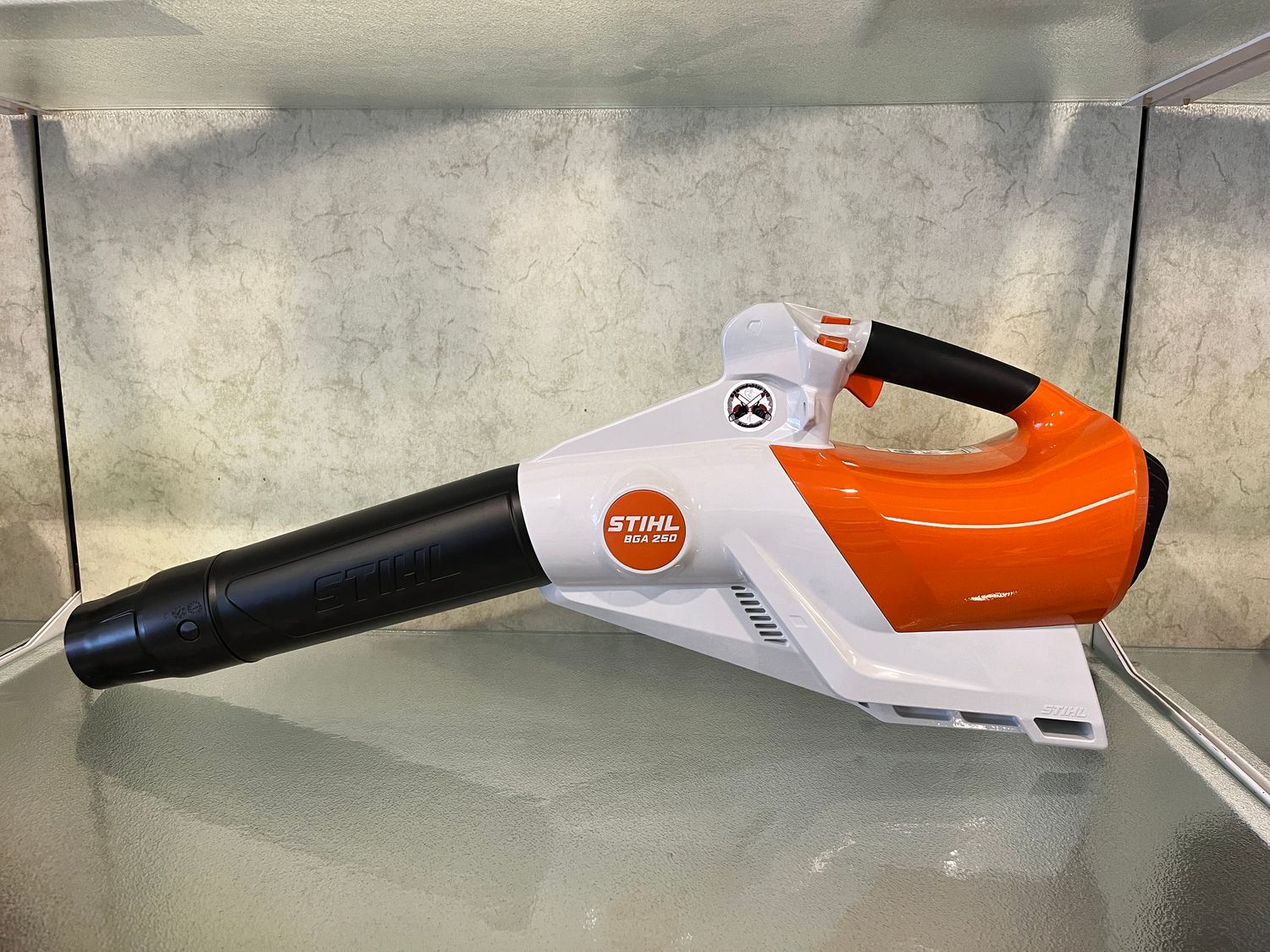STIHL BGA 250 ohne Akku und Ladegerät