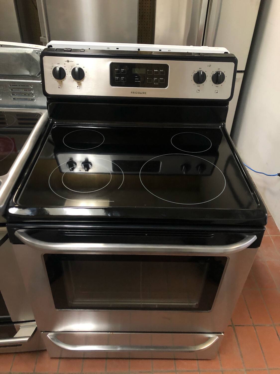 Frigidaire Glass-Top Stove