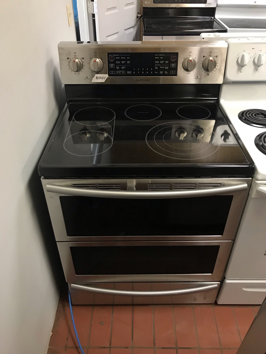 Samsung Self-Clean, Double Oven, Convection Glass-Top Range, 5.9 Cu.Ft