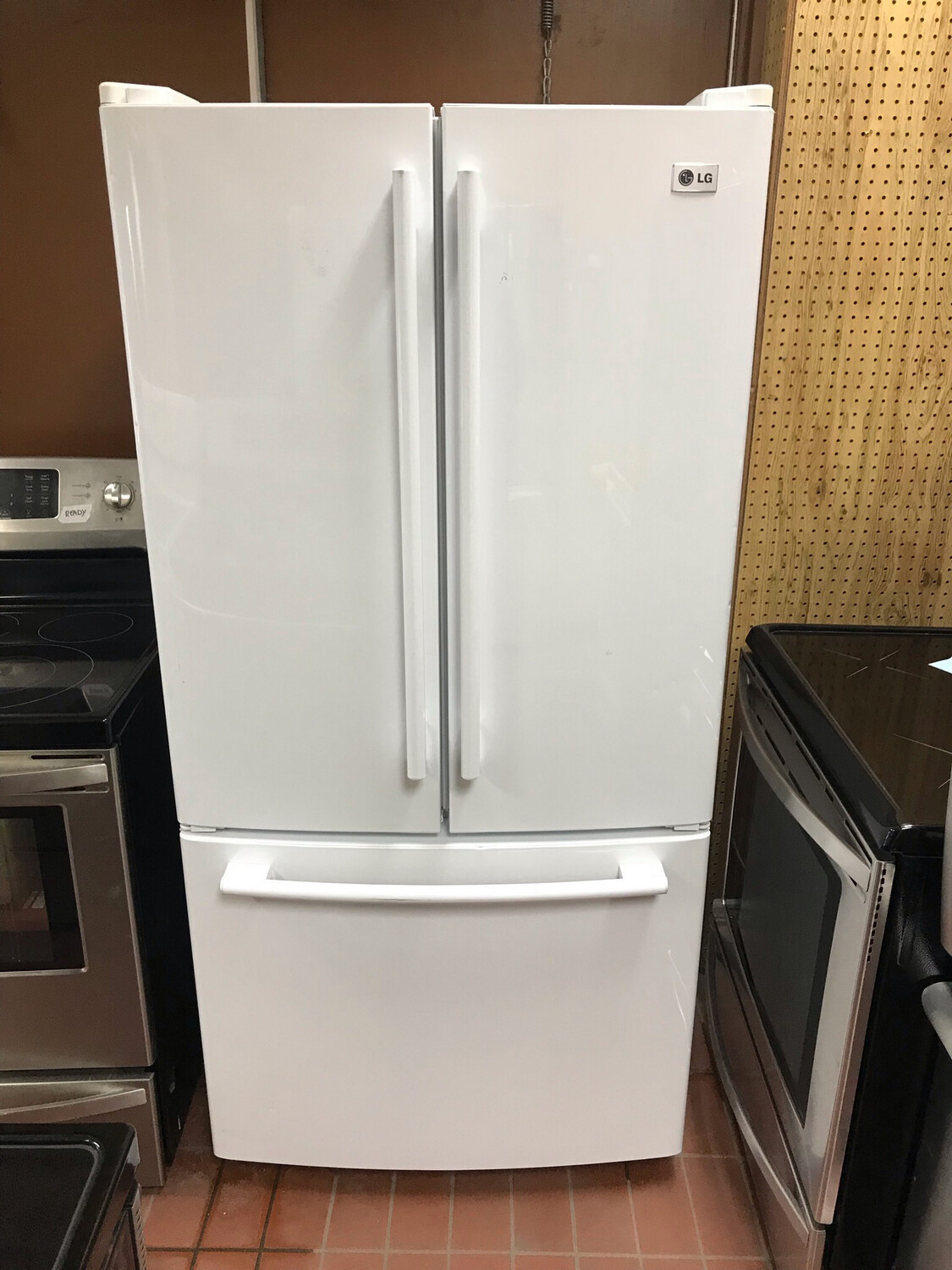 LG 33" French Door 22.4 Cu.Ft Refrigerator