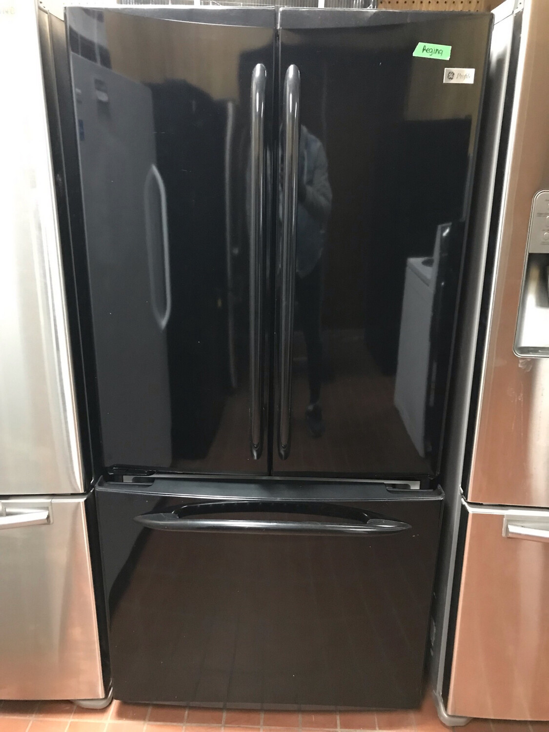 GE 33" French Door 22 Cu.Ft Refrigerator