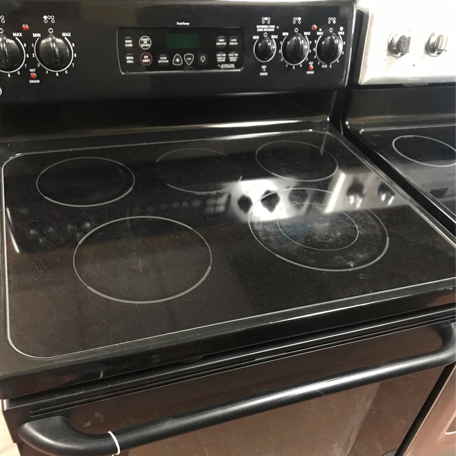 GE Freestanding Glass-Top Range JCBP80B0J3BB