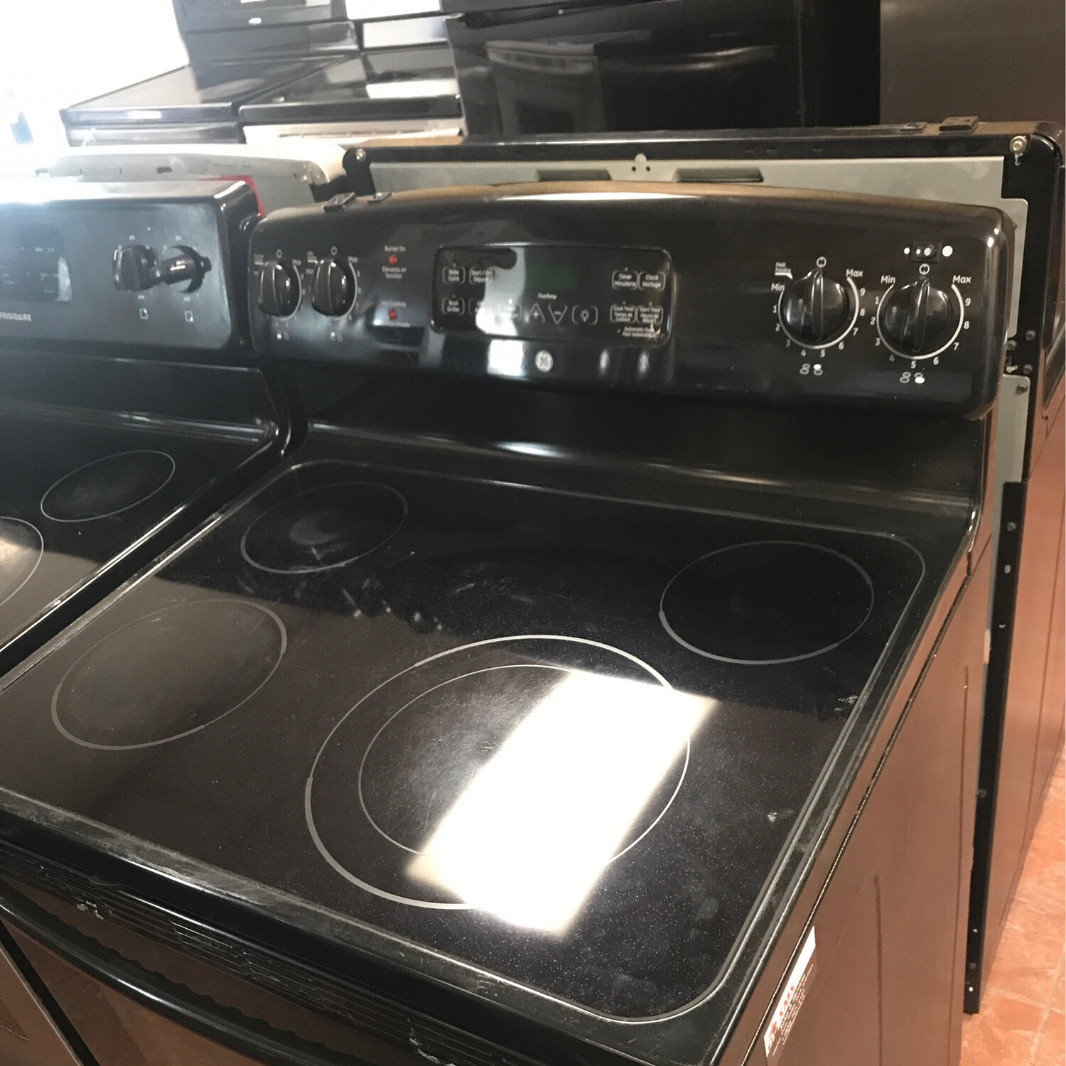 GE  Freestanding Electric Range glass Top Stove