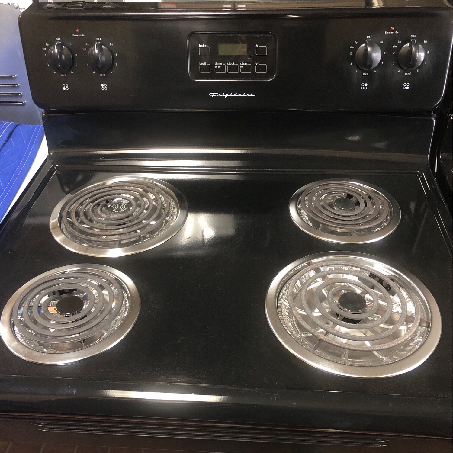 Frigidaire 30" Freestanding Coil-Top Electric Range