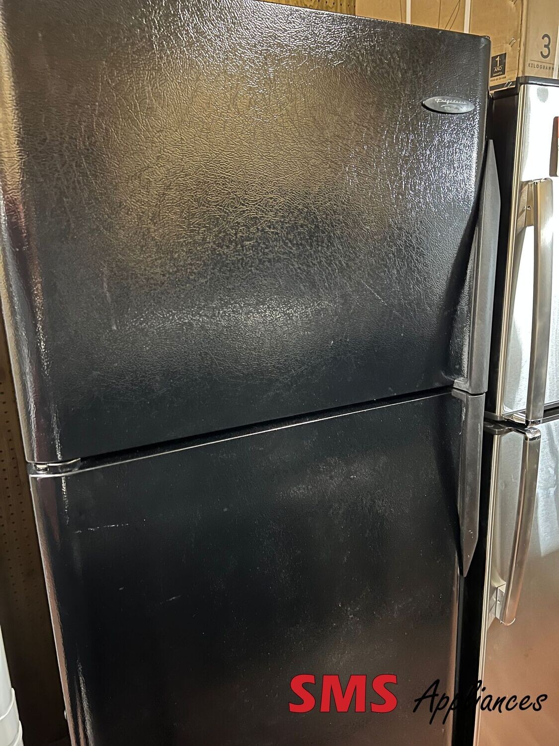 Frigidaire GLHT214TJS 20.5 Cu. Ft. Top Freezer Refrigerator, UltraSoft Handles (20.5 Cu. Ft. Refrigerator)