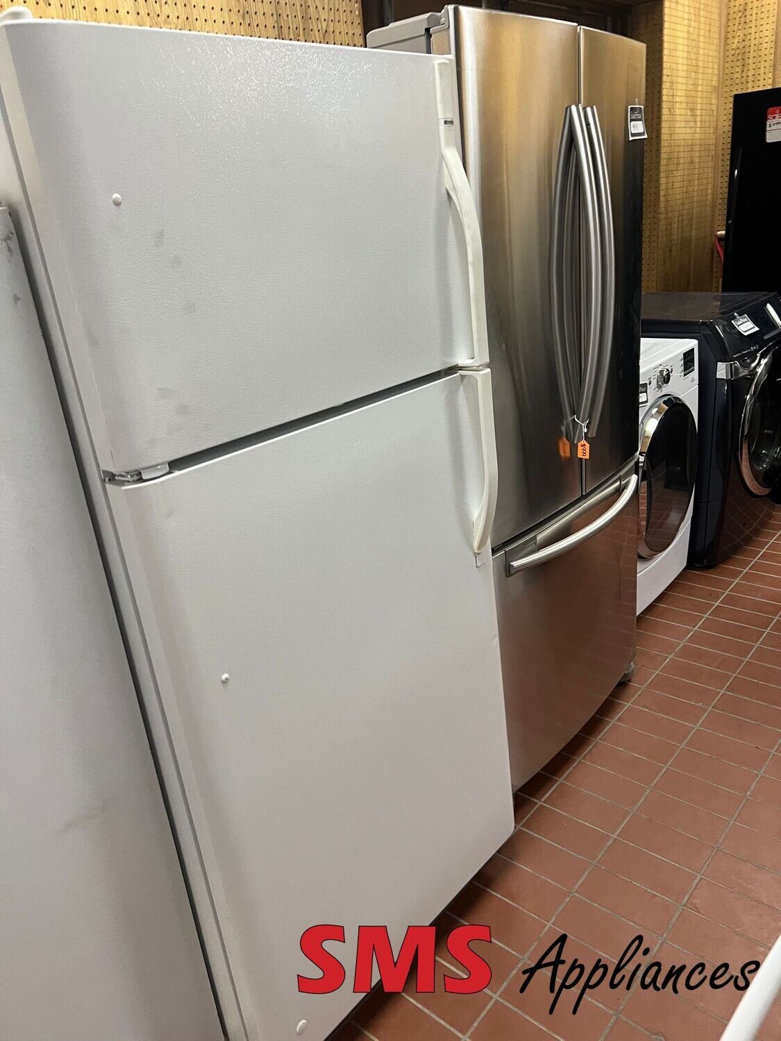 Kenmore Fridge 33''