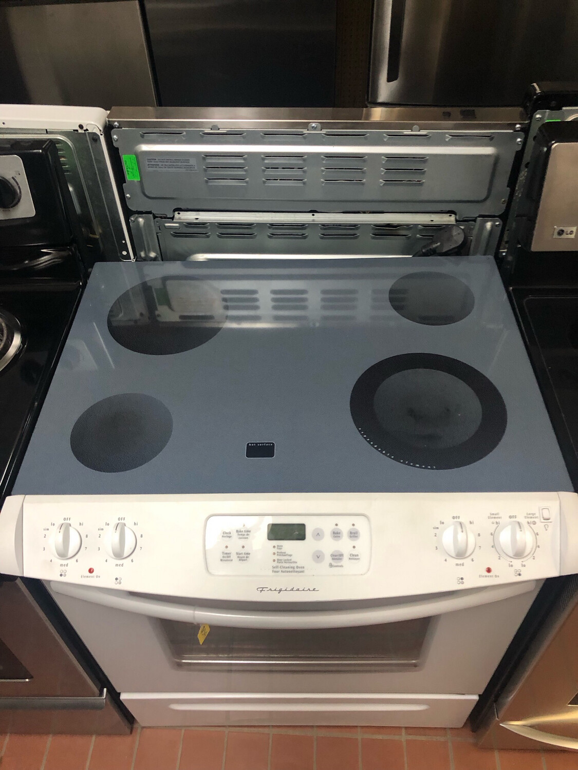Frigidaire Glass-Top Range CFES365E4