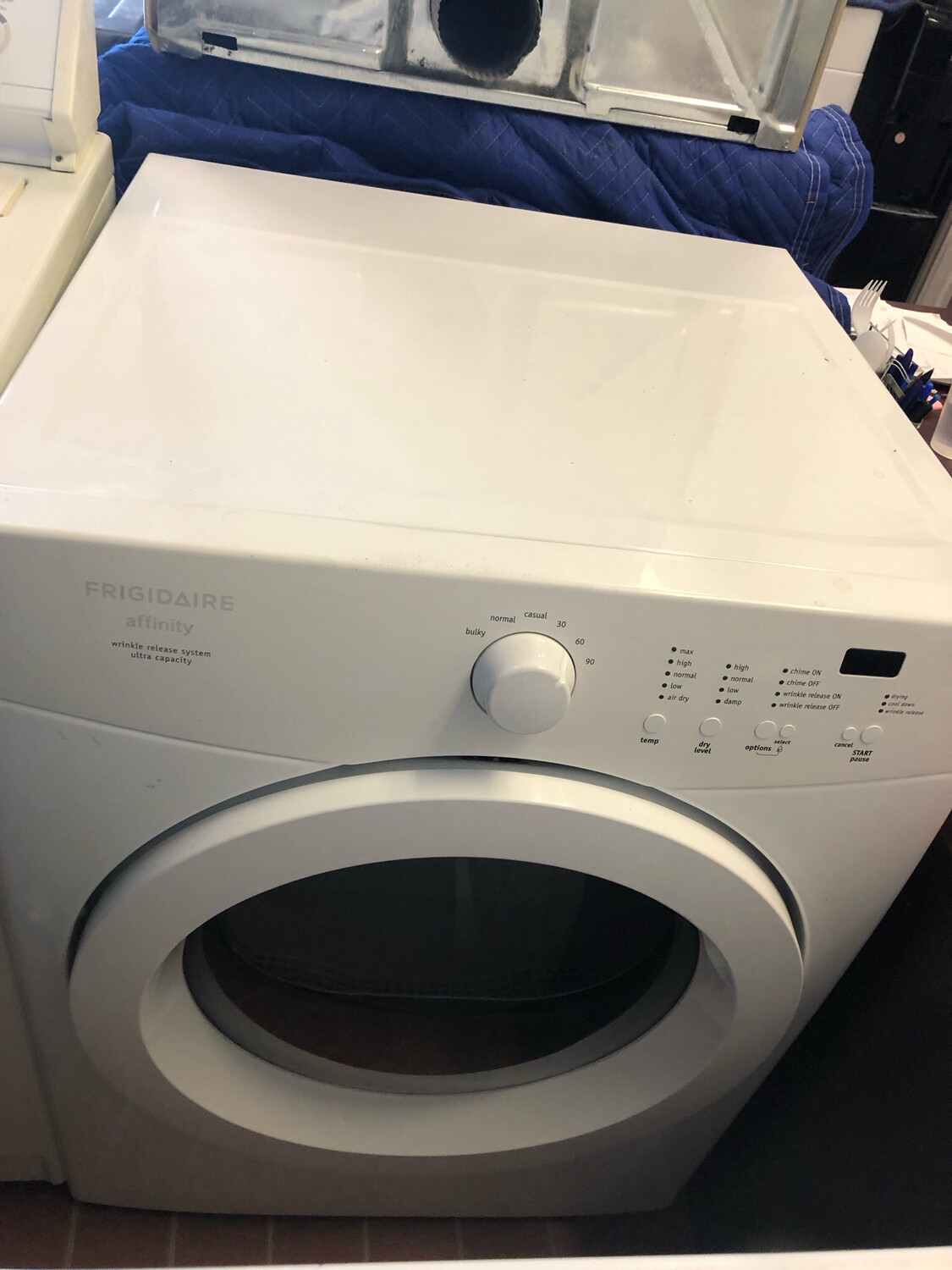Frigidaire Affinity Front Load Dryer CFQE4000QW0