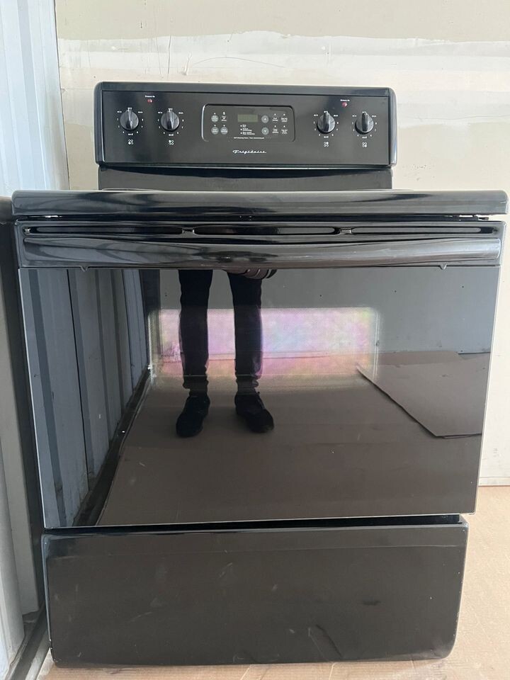 Frigidaire Stove