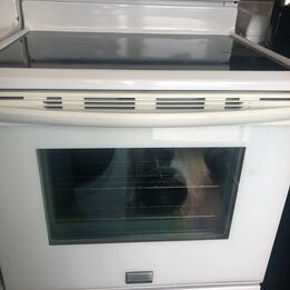Frigidaire Gallery Glass Top stove