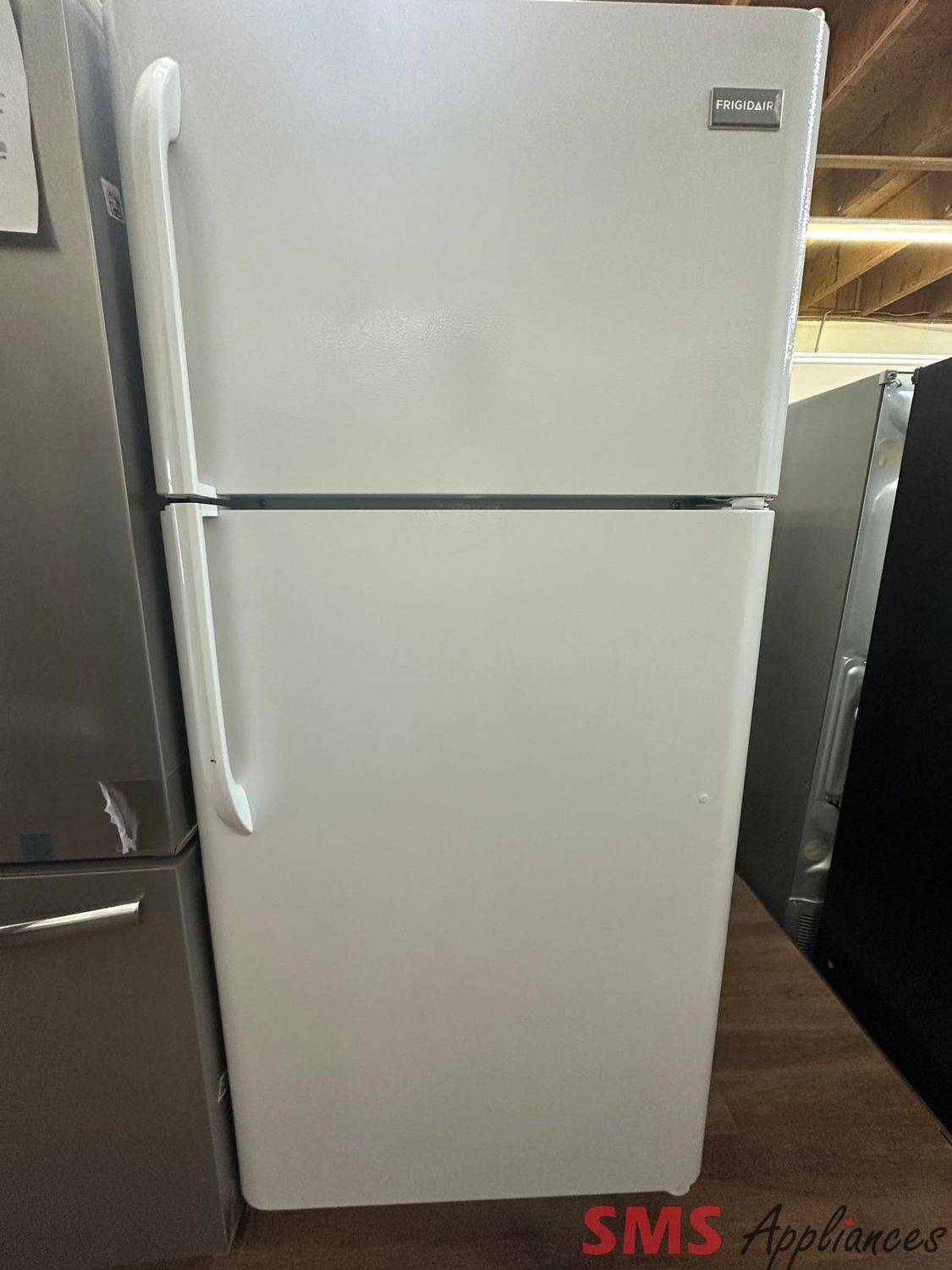Frigidaire Top Freezer Refrigerator FFTR1817LW