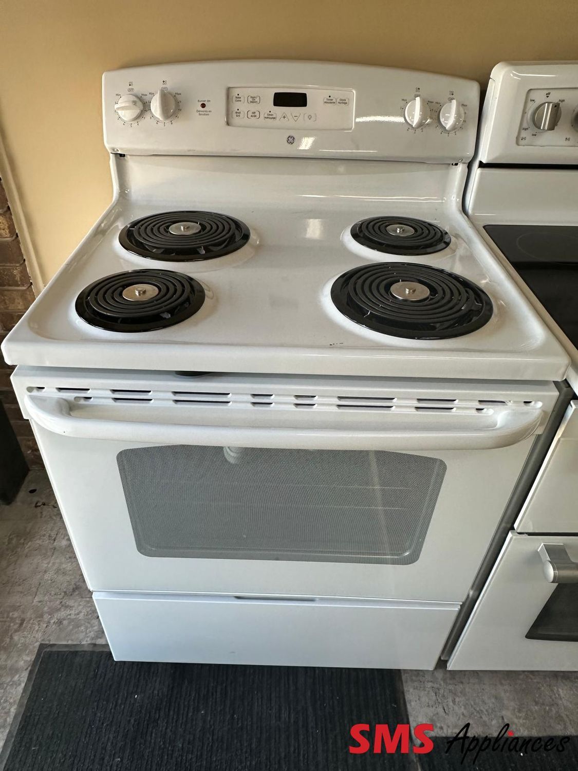 Open Box - Scratch & Dent ​GE Electric Range JCBP240DMWW