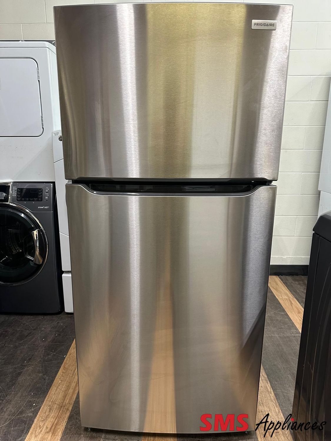 ​Open Box - Scratch & Dent Frigidaire 30" Top Mount Fridge FFTR2045VS