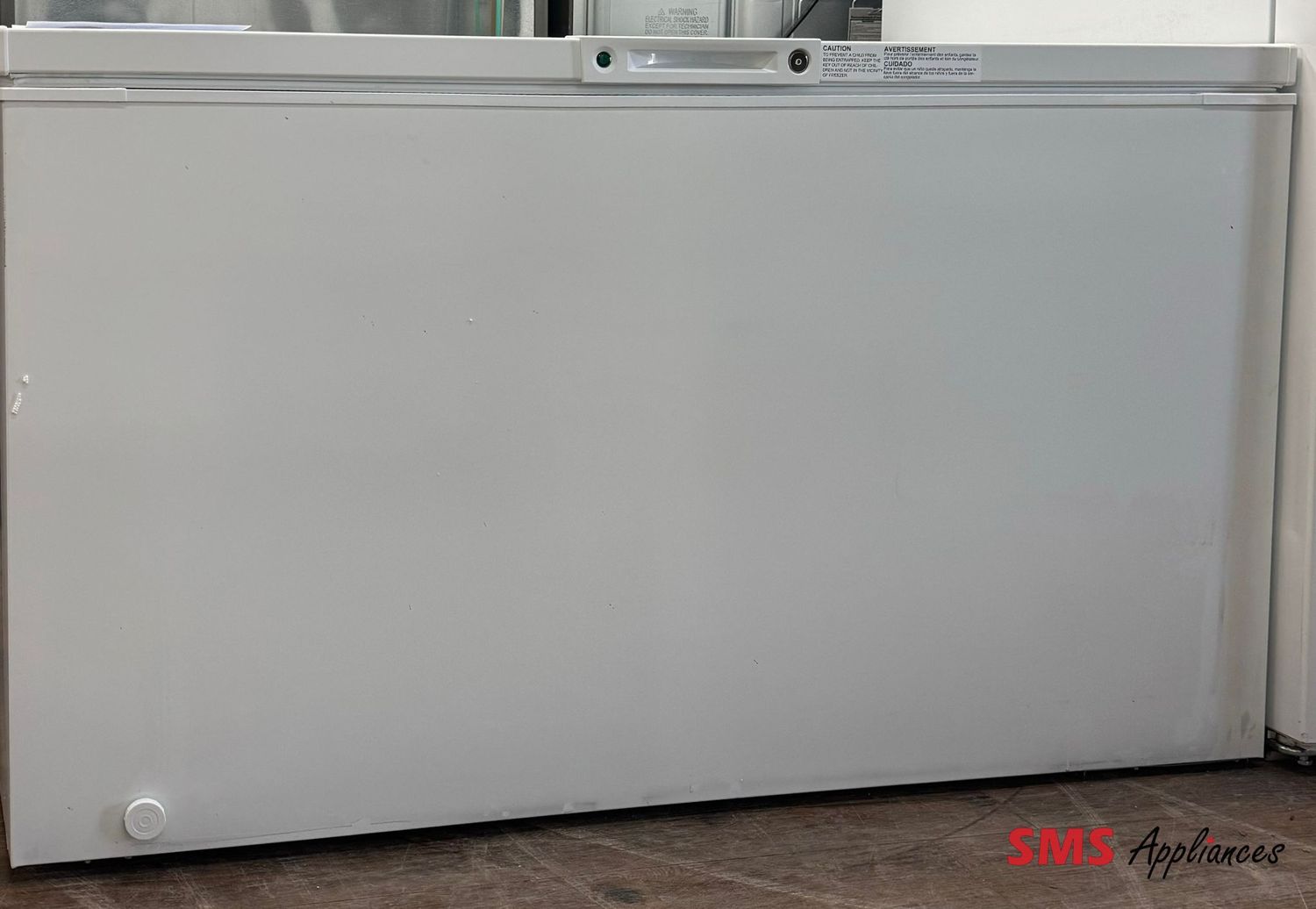 Open Box - Scratch & Dent Frigidaire Chest Freezer  FFCL1542AW