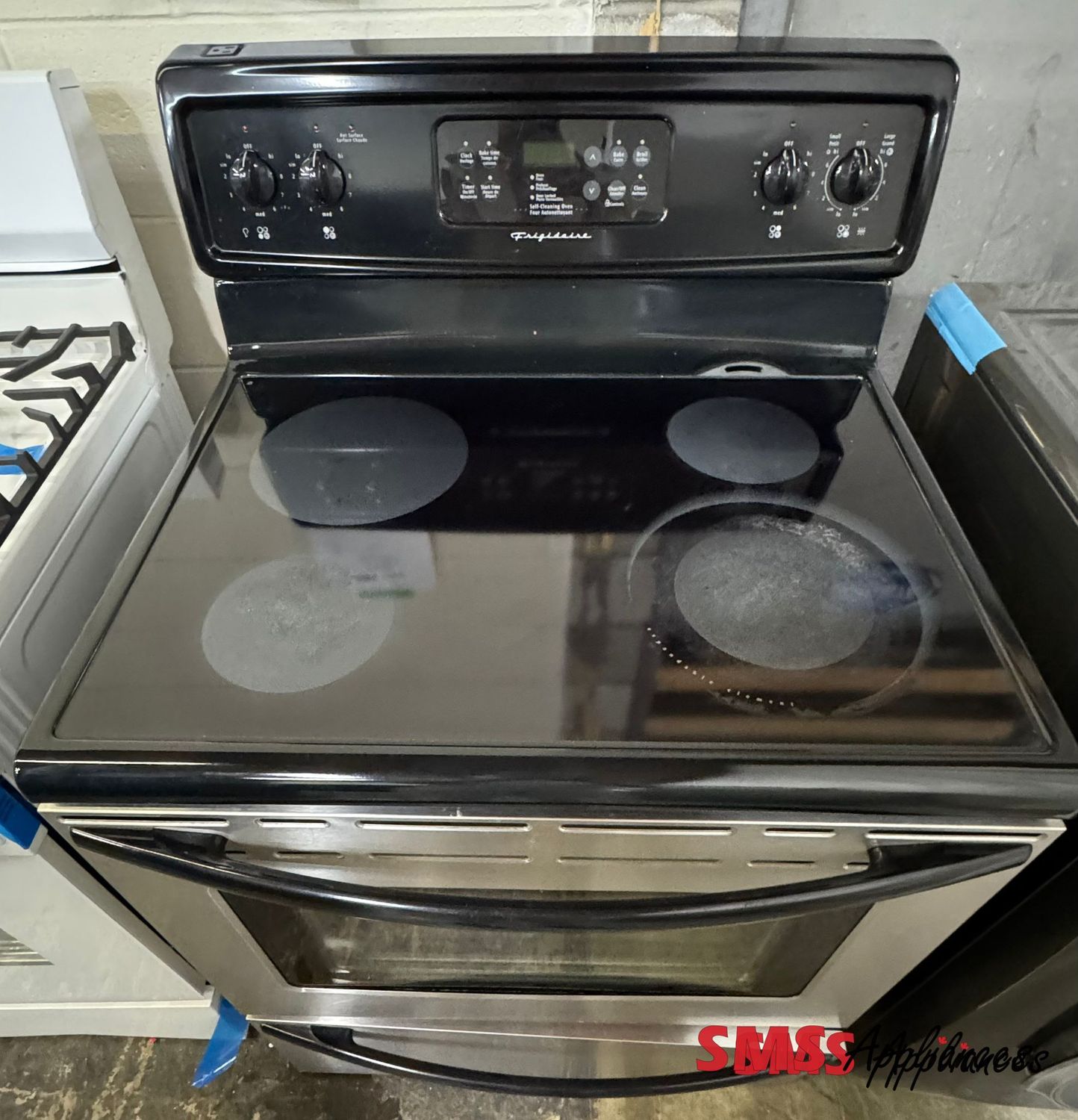 Glass Top Stove Frigidaire CFEF372EC4