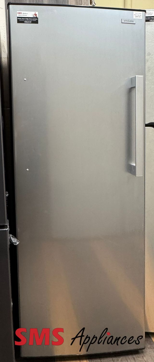 Vissani 23" all Fridge/   Width 23 inches