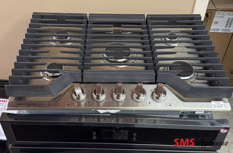 Open Box - Scratch & Dent Frigidaire Gallery 30" Gas Cooktop GCCG3048AS