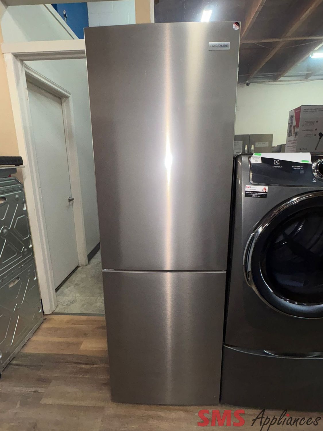 OPEN BOX- Scratch & Dent FRIGIDAIRE,24 3/5" Bottom Mount Fridge, FRBG1224AV